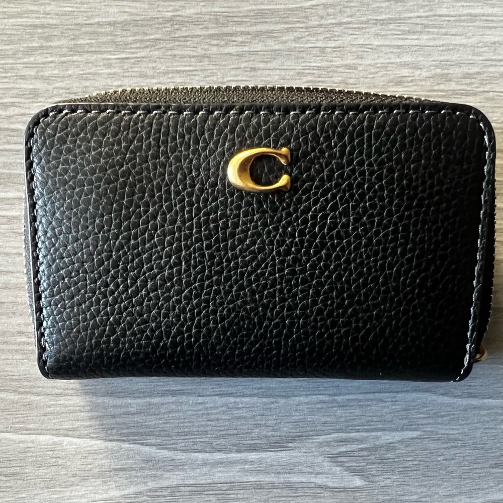 Coach Essential Small Zip Around Card Case/Wallet